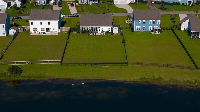 668 Pontoon Rd, Huger, SC 29450