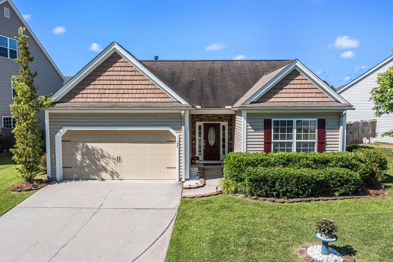 197 Cypress Forest Dr, Moncks Corner, SC 29461