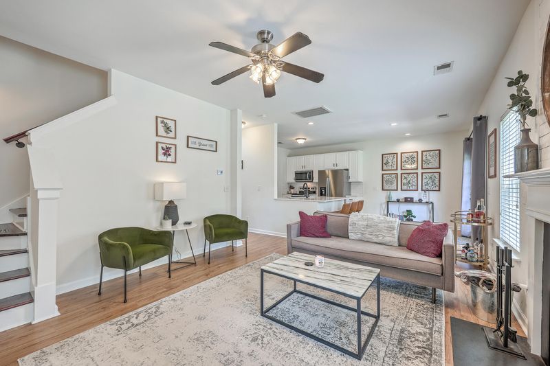 222 Everwood Ct, Moncks Corner, SC 29461