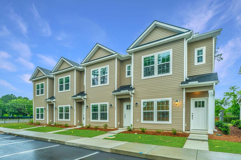 102 Twin Rivers Dr, Wando, SC 29492