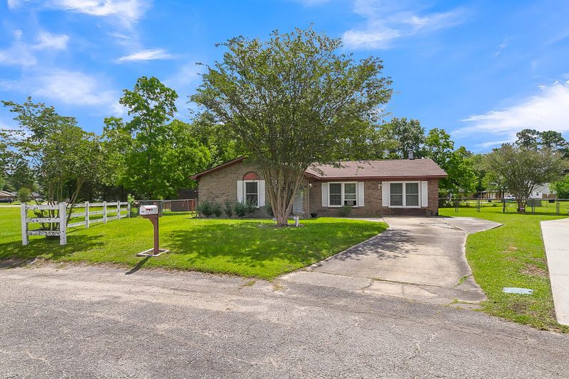 211 Pierre Ct, Summerville, SC 29486