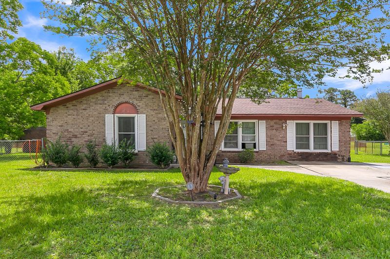 211 Pierre Ct, Summerville, SC 29486