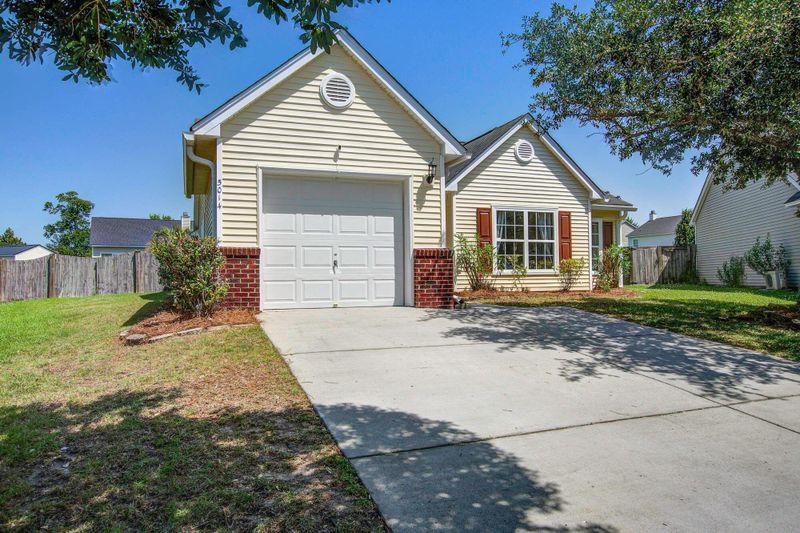 5014 Holdsworth Dr, Summerville, SC 29485