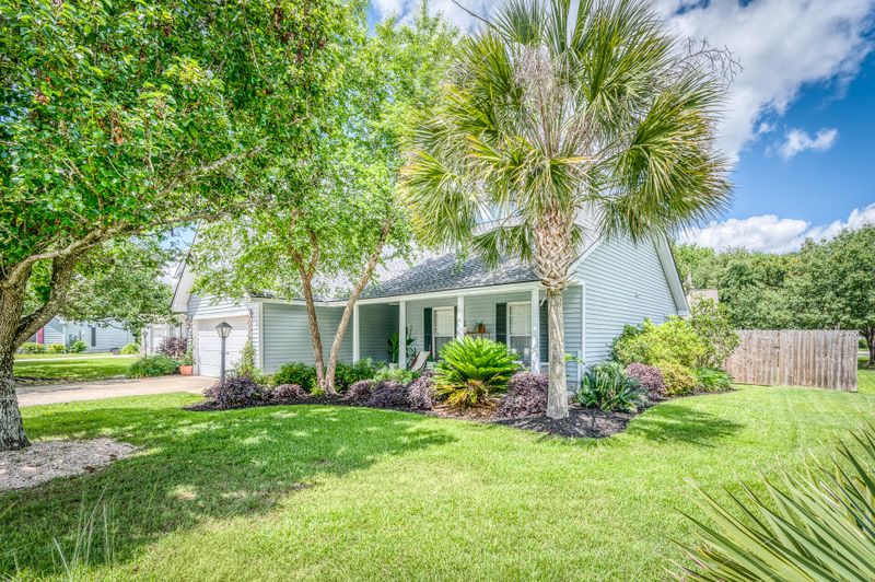 761 Glen Lake Ct, Mount Pleasant, SC 29464