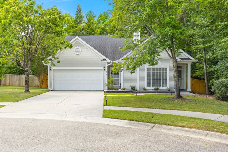 110 Lindenwood Ct, Goose Creek, SC 29445