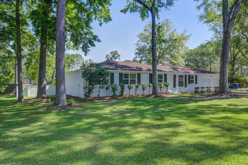 2500 Otranto Rd, North Charleston, SC 29406