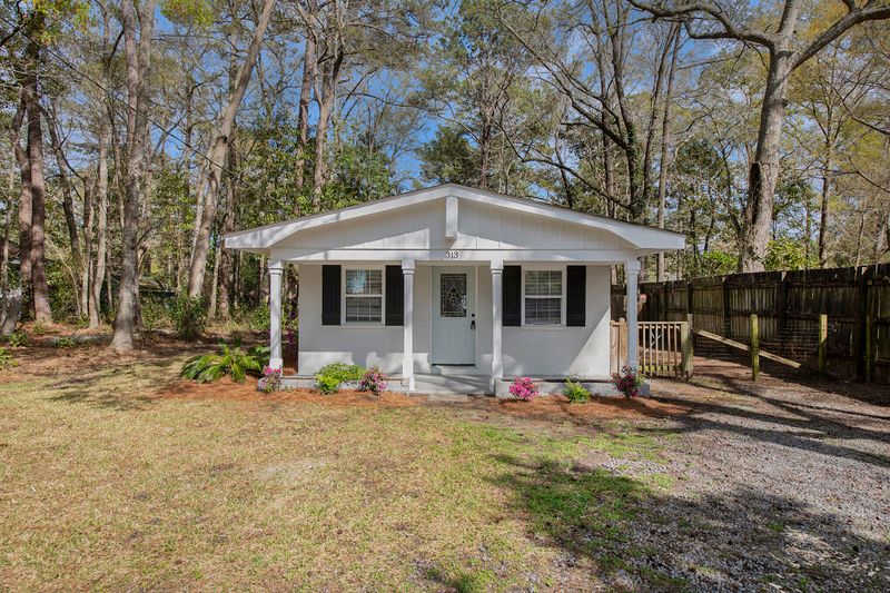 313 Simmons Ave, Summerville, SC 29483