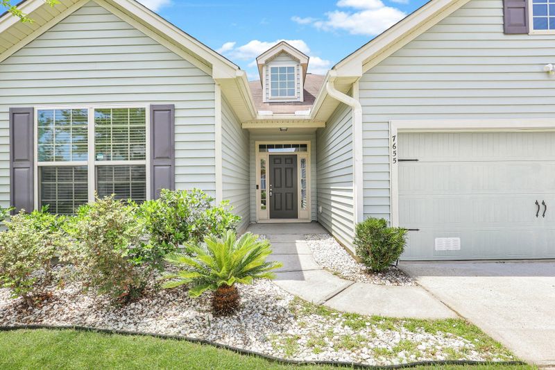 7655 Kinston St, North Charleston, SC 29418