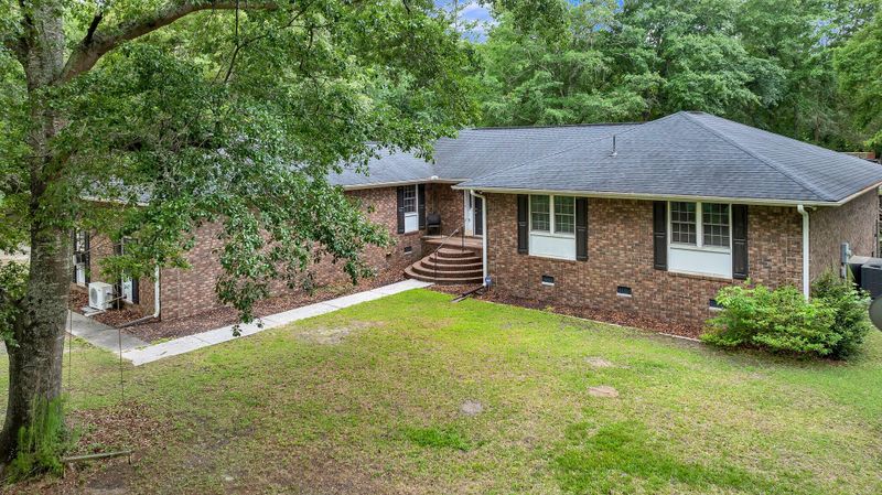 4723 State Rd, Ridgeville, SC 29472