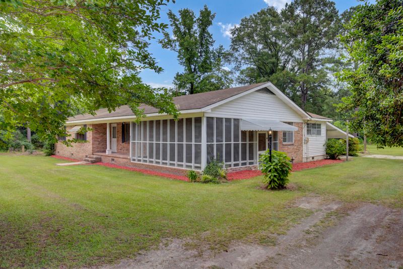677 Twins Ln, Reevesville, SC 29471