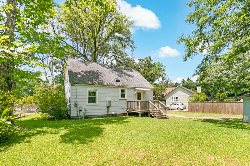 524 Woodland Shores Rd, Charleston, SC 29412
