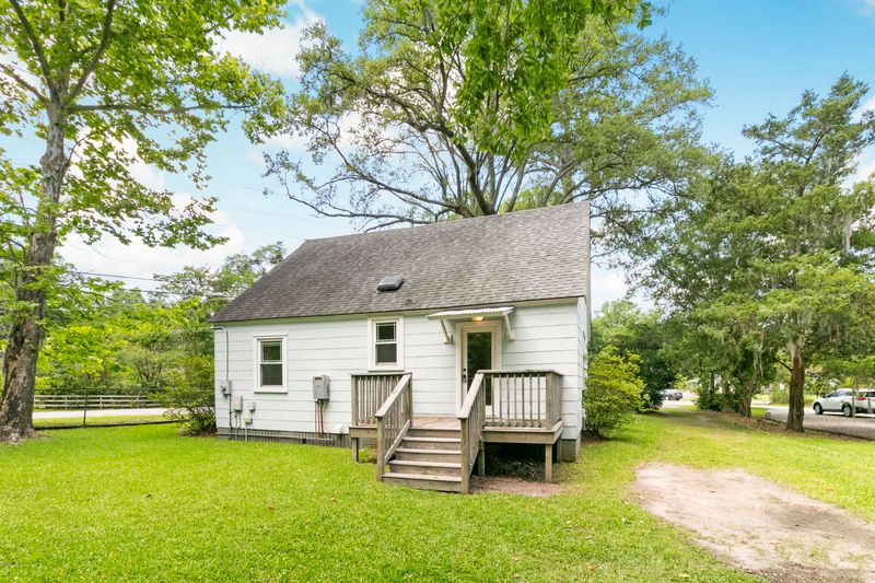 524 Woodland Shores Rd, Charleston, SC 29412