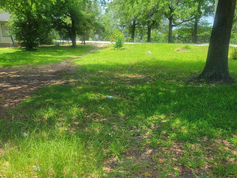 1904 Cosgrove Ave, North Charleston, SC 29405