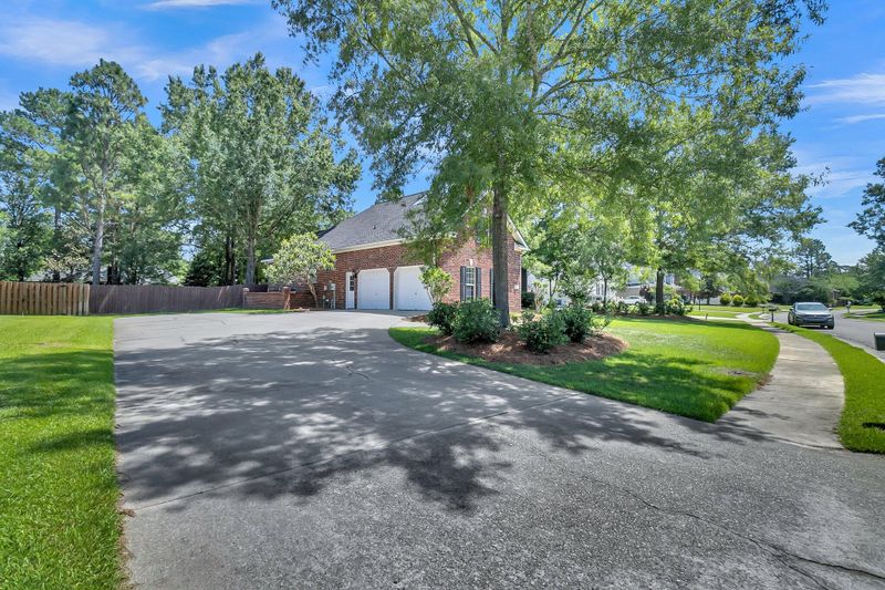 108 Castle Harbor Dr, Summerville, SC 29483