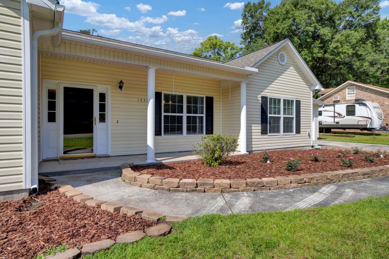 1232 Edward Dr, Moncks Corner, SC 29461