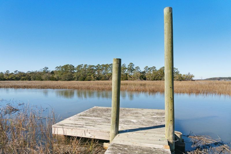 8837 Palmetto Rd, Edisto Island, SC 29438