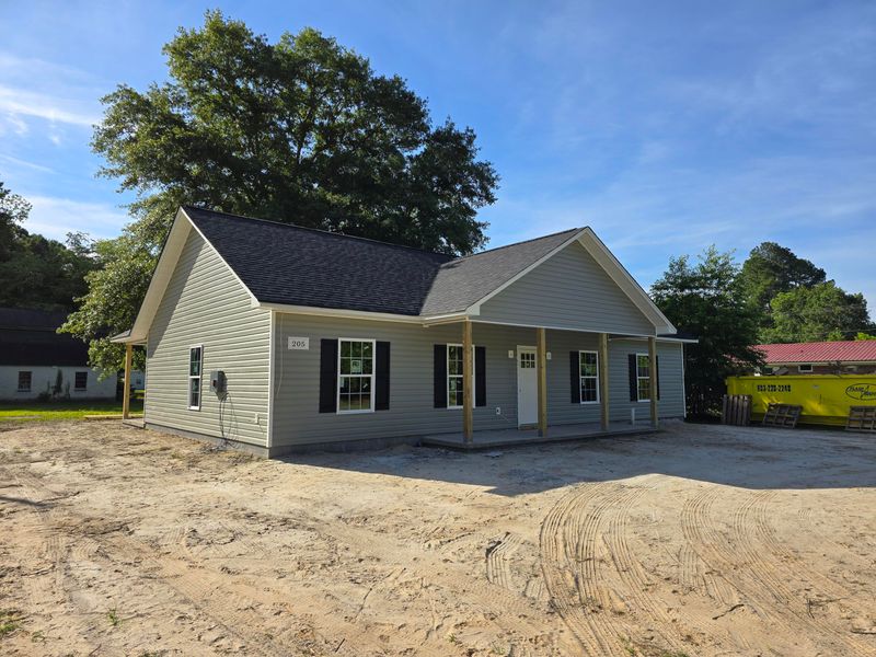 205 Quaker St, Saint George, SC 29477