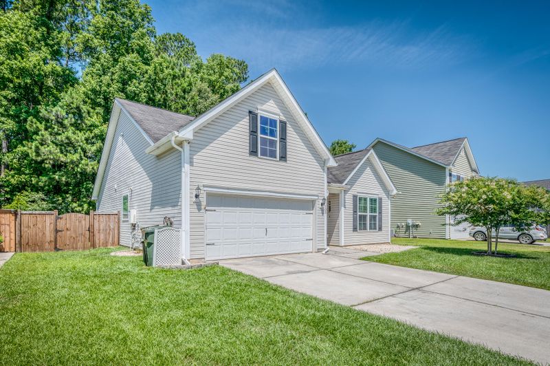 105 Vango Dr, Goose Creek, SC 29445