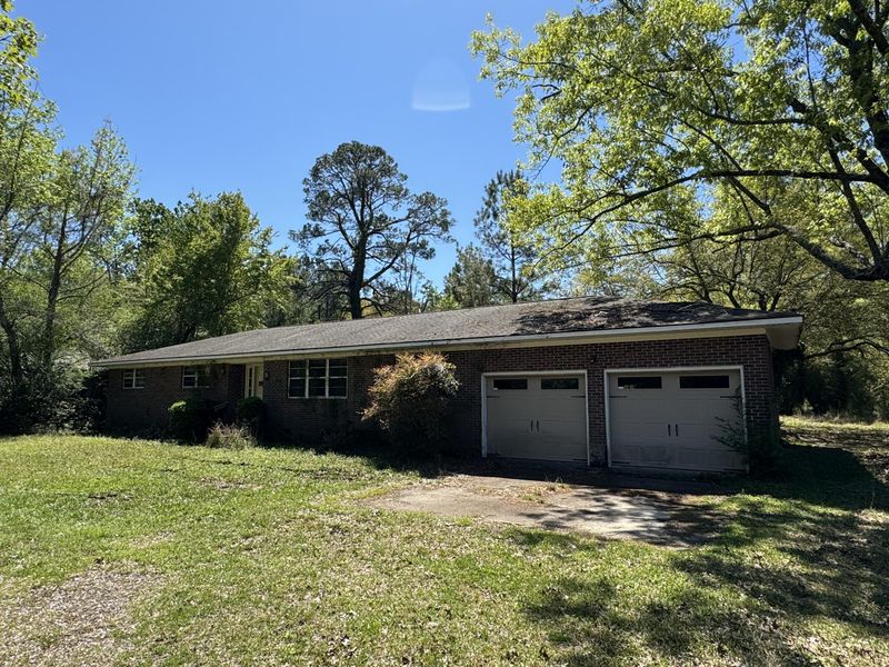 245 Brewer Rd, Summerville, SC 29483