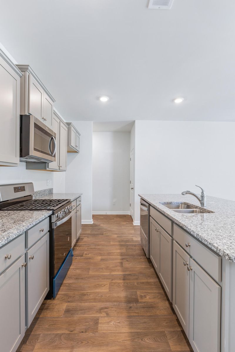 3056 Dalmore Dr, Ravenel, SC 29470