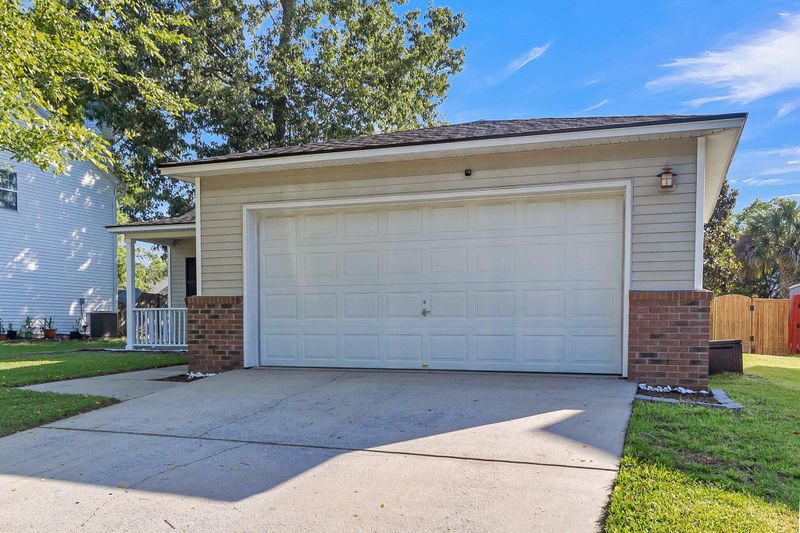 8012 Long Shadow Ln, North Charleston, SC 29406