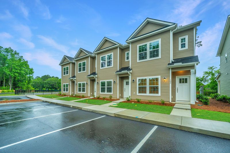 1701 Twin Rivers Dr, Wando, SC 29492