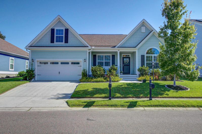 526 Pendleton Dr, Moncks Corner, SC 29461