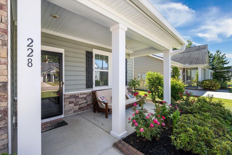 228 Sugarberry Ln, Moncks Corner, SC 29461