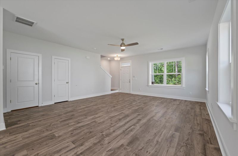 208 Swanson Dr, Summerville, SC 29483
