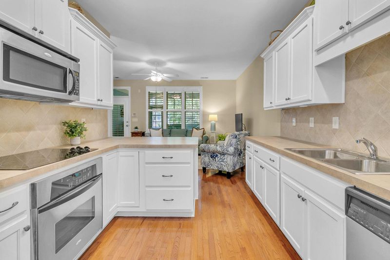 1021 Zinser St, Mount Pleasant, SC 29466