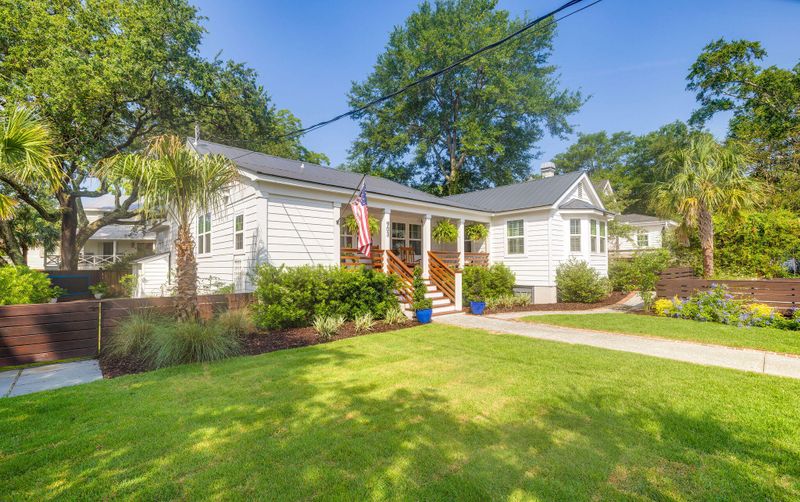 903 Royall Ave, Mount Pleasant, SC 29464