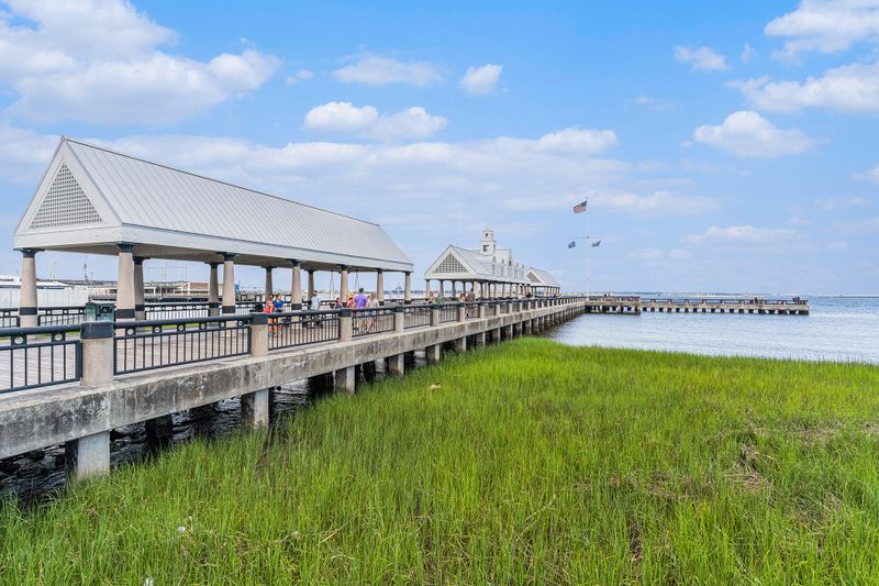 175 Concord St #203, Charleston, SC 29401