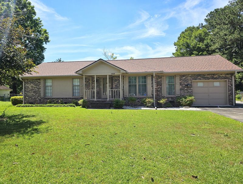 102 Myer Ln, Goose Creek, SC 29445