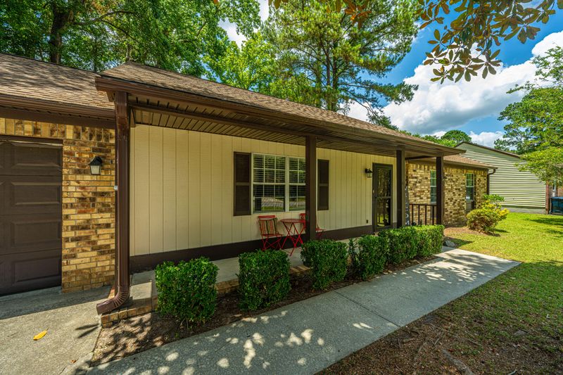 413 Crestwood Dr, Summerville, SC 29483