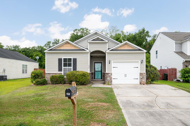 466 Stoney Field Dr, Moncks Corner, SC 29461