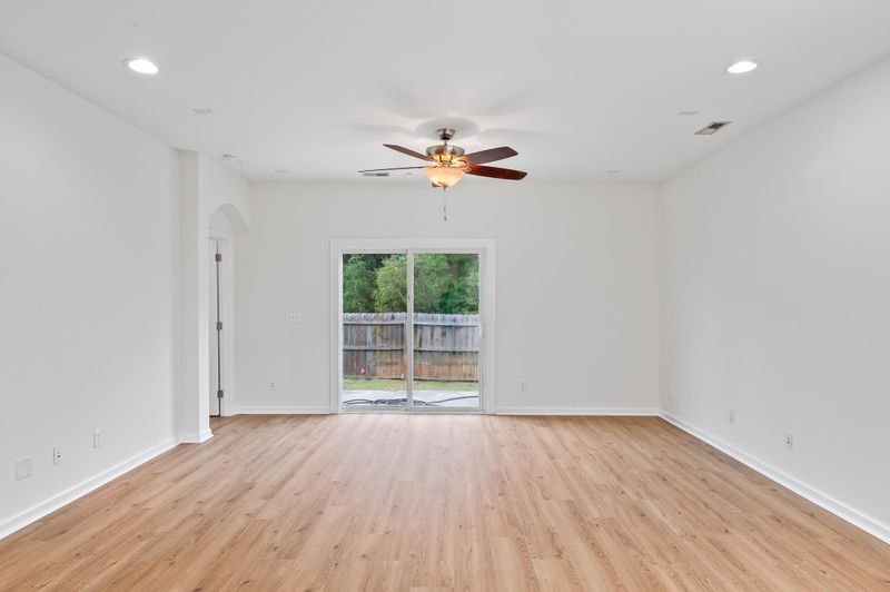 466 Stoney Field Dr, Moncks Corner, SC 29461