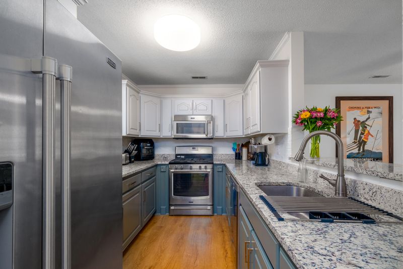 105 Amberwood Dr, Summerville, SC 29483