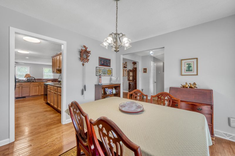 11 Allison Ct, Charleston, SC 29407