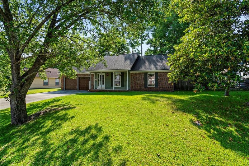 99 Glebe Rd, Summerville, SC 29485