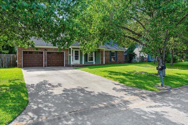 99 Glebe Rd, Summerville, SC 29485