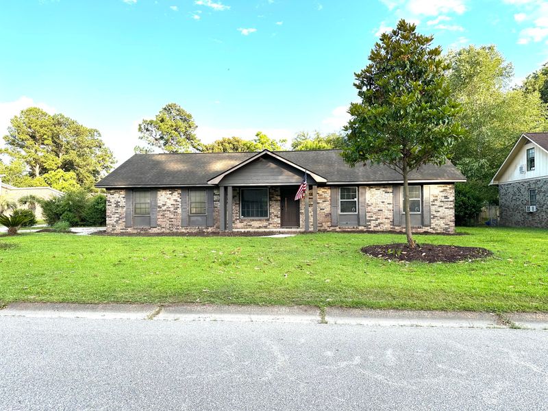 242 Foxborough Rd, Goose Creek, SC 29445