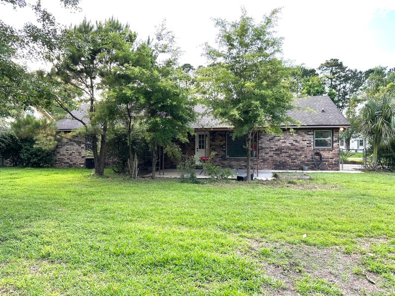 242 Foxborough Rd, Goose Creek, SC 29445
