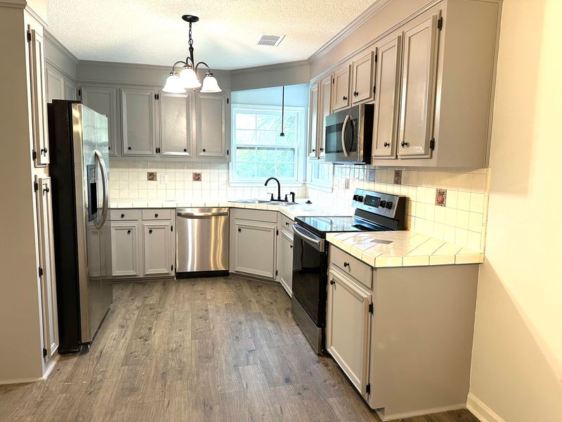 242 Foxborough Rd, Goose Creek, SC 29445