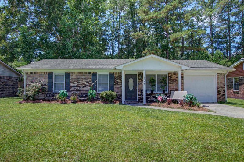 125 Pine Grove Dr, North Charleston, SC 29420