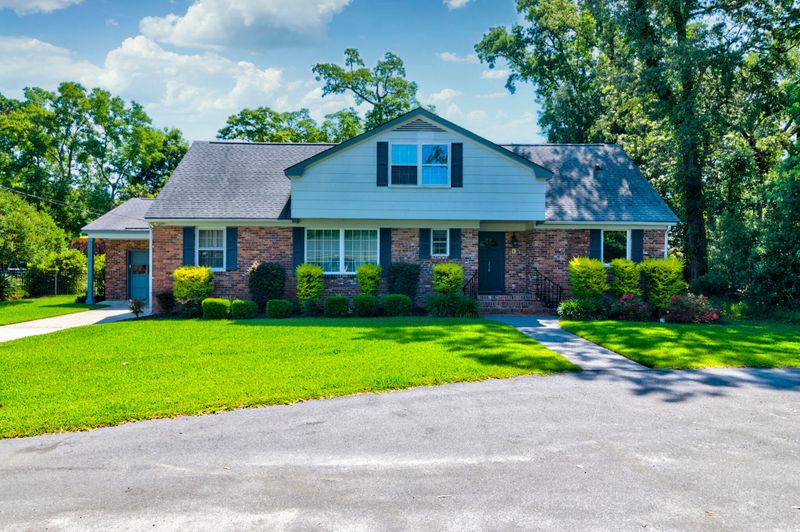 250 Belfast Rd, Charleston, SC 29407
