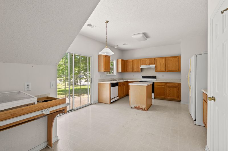 8506 Falling Leaf Ln, Charleston, SC 29420