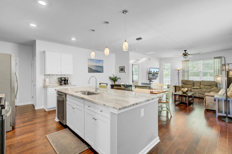1051 Sago Palm Ct, Mount Pleasant, SC 29466