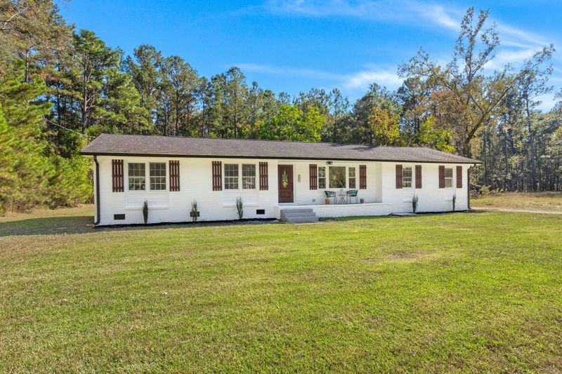 1610 Dover Ln, Moncks Corner, SC 29461