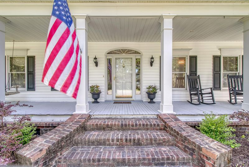 529 W Wimbledon Dr, Charleston, SC 29412