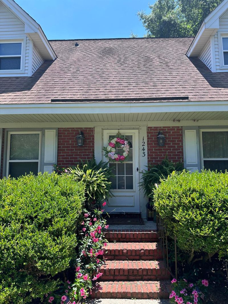 1243 Oakcrest Dr, Charleston, SC 29412